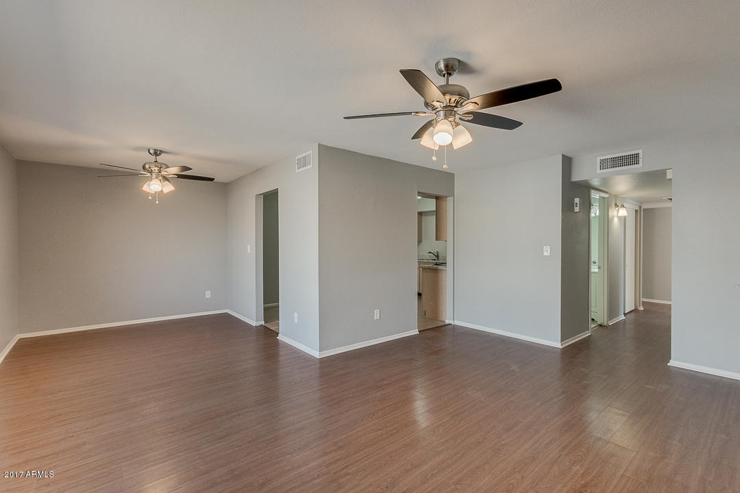4349 East Darrel Road Phoenix, AZ 85042 - Photo 7 of 21 07-Darrel