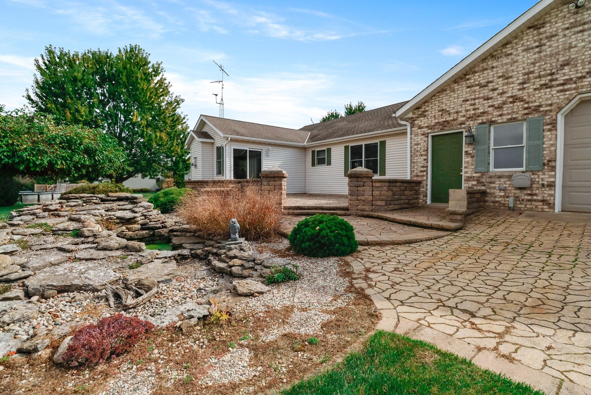 1 Jeflynn Court Kouts, IN 46347 - Photo 3 of 30 2048x1368