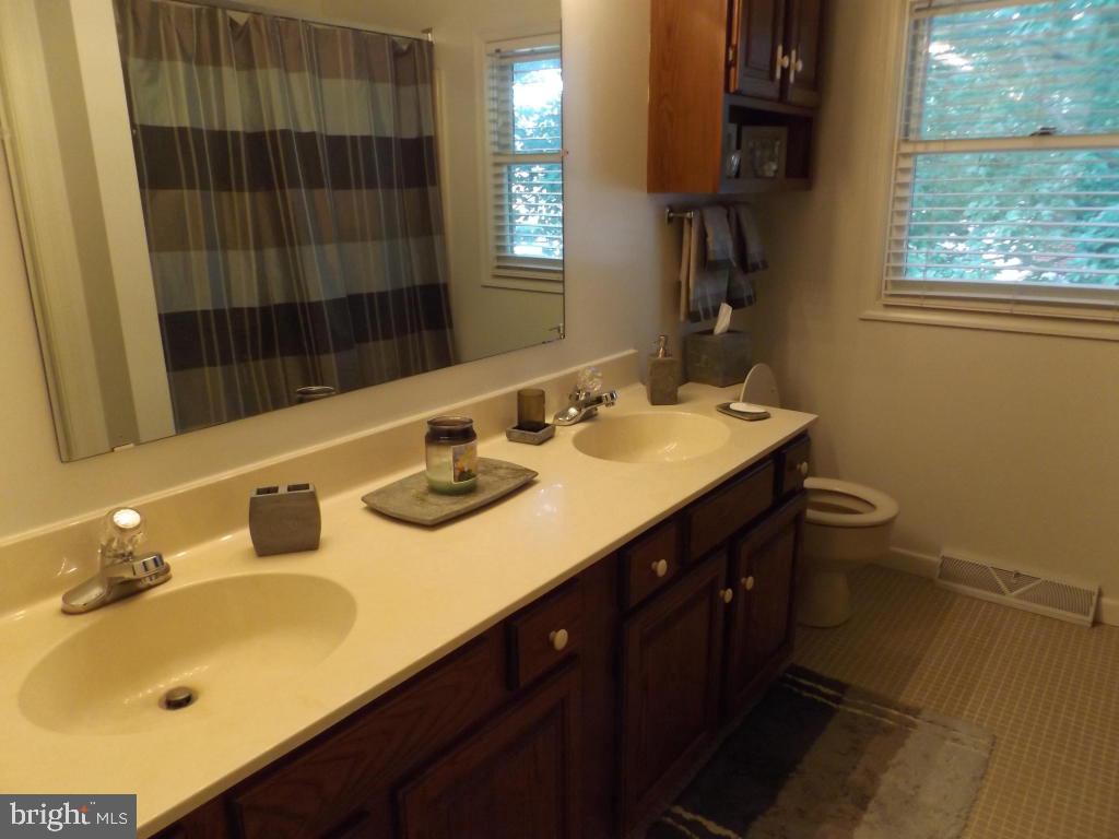 56 Riverside Avenue Lancaster, PA 17602 - Photo 16 of 30 Gallery Image 16