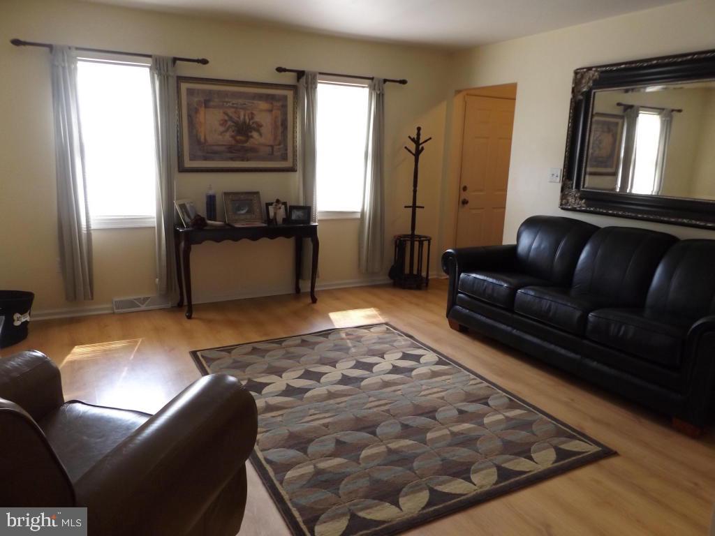 56 Riverside Avenue Lancaster, PA 17602 - Photo 3 of 30 Gallery Image 3