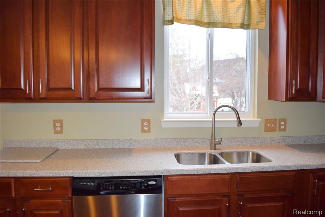 3382 Everett Drive Rochester, MI 48307 - Photo 23 of 92 Kitchen (4) (Large).JPG
