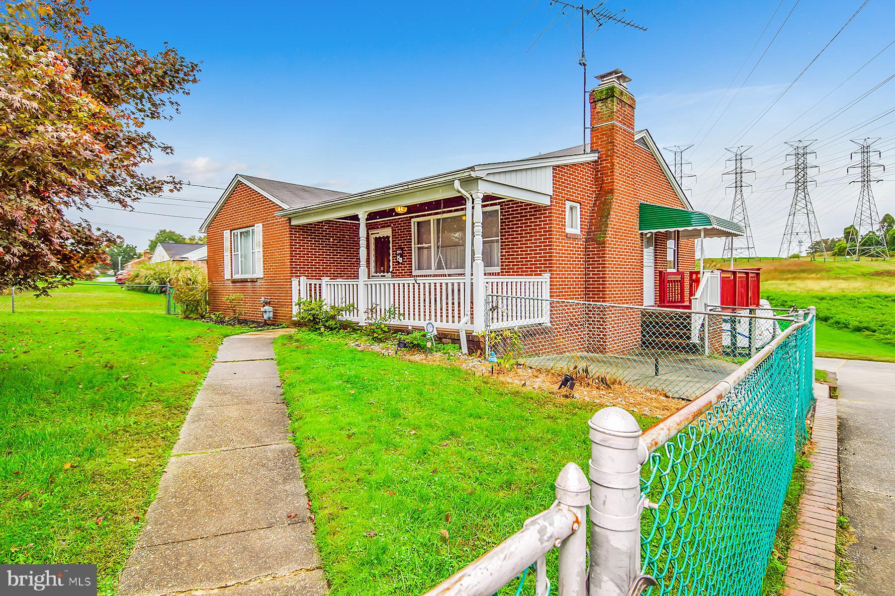 4501 Ridge Road Baltimore, MD 21236 - Photo 2 of 27 Fenced Front Yard