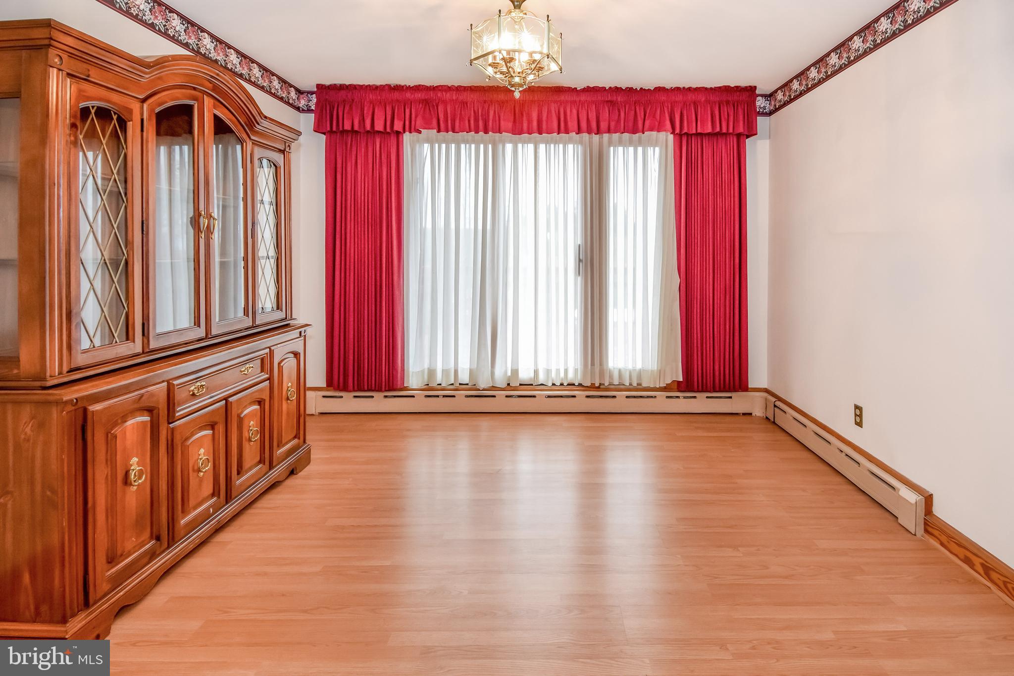 4501 Ridge Road Baltimore, MD 21236 - Photo 6 of 27 Separate Dining Room