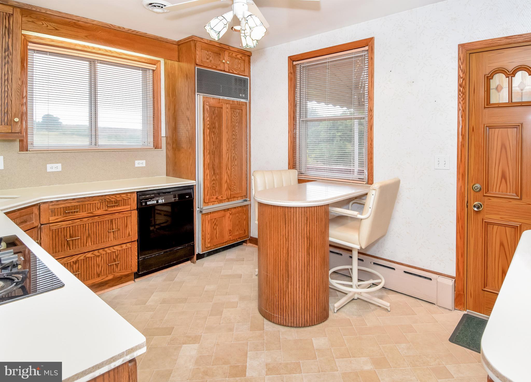 4501 Ridge Road Baltimore, MD 21236 - Photo 9 of 27 Kitchen Island