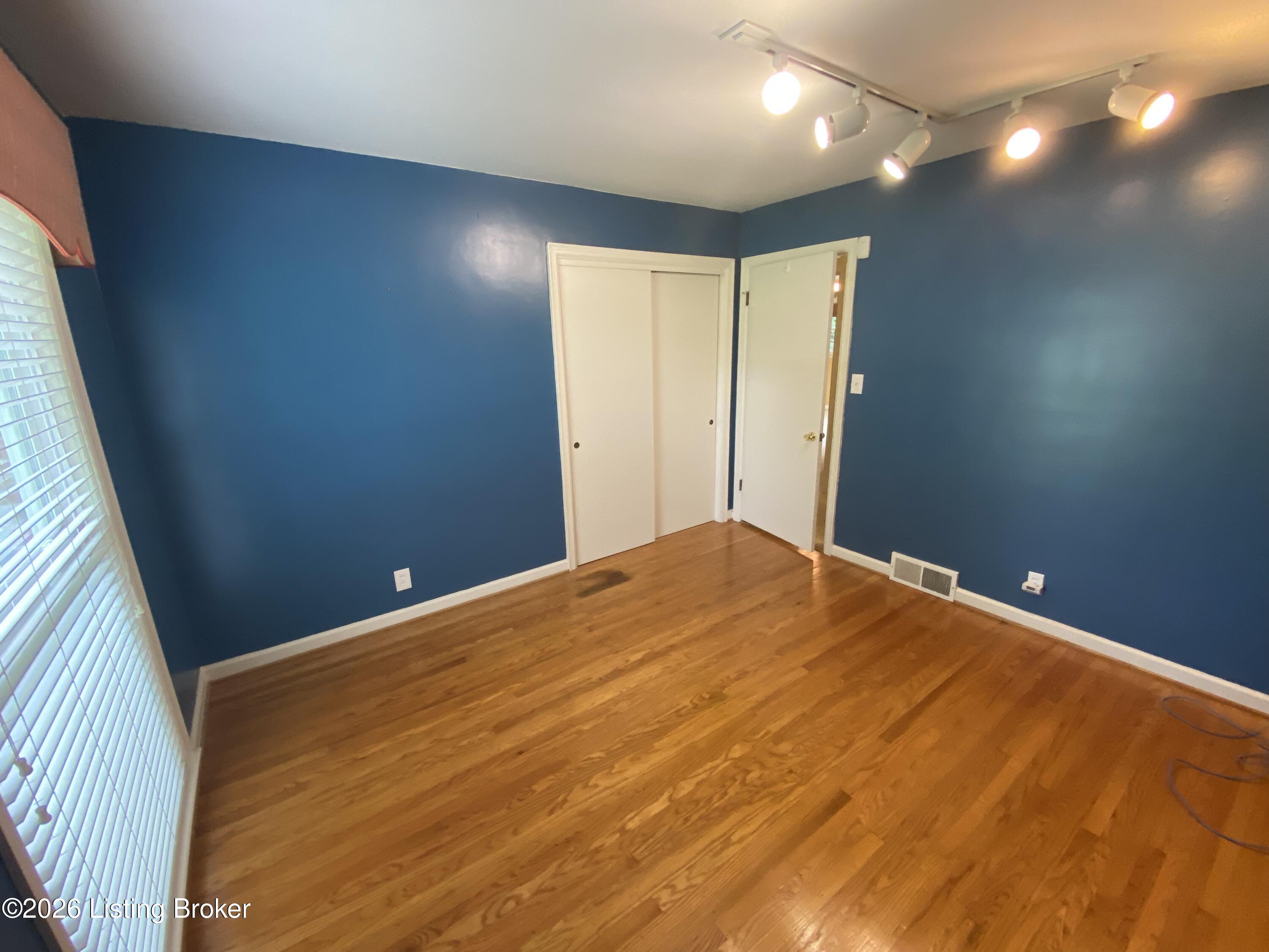 736 Wicklow Road Louisville, KY 40207 - Photo 36 of 59 Bedroom