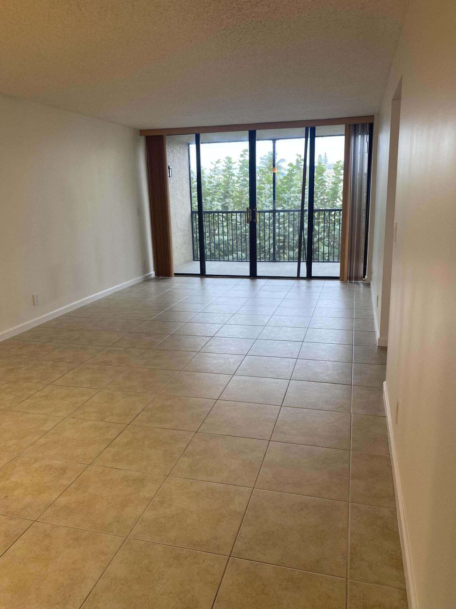 17 Royal Palm Way, Unit 305 Boca Raton, FL 33432 - Photo 6 of 22 IMG_7813