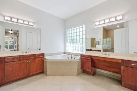 $995,000 | 8888 Rockridge Glen Cove, Boynton Beach, FL 33473