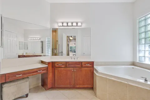 $995,000 | 8888 Rockridge Glen Cove, Boynton Beach, FL 33473