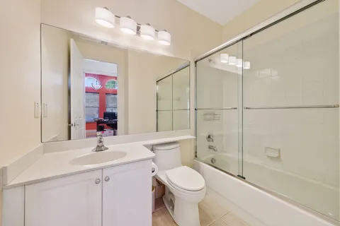 $995,000 | 8888 Rockridge Glen Cove, Boynton Beach, FL 33473