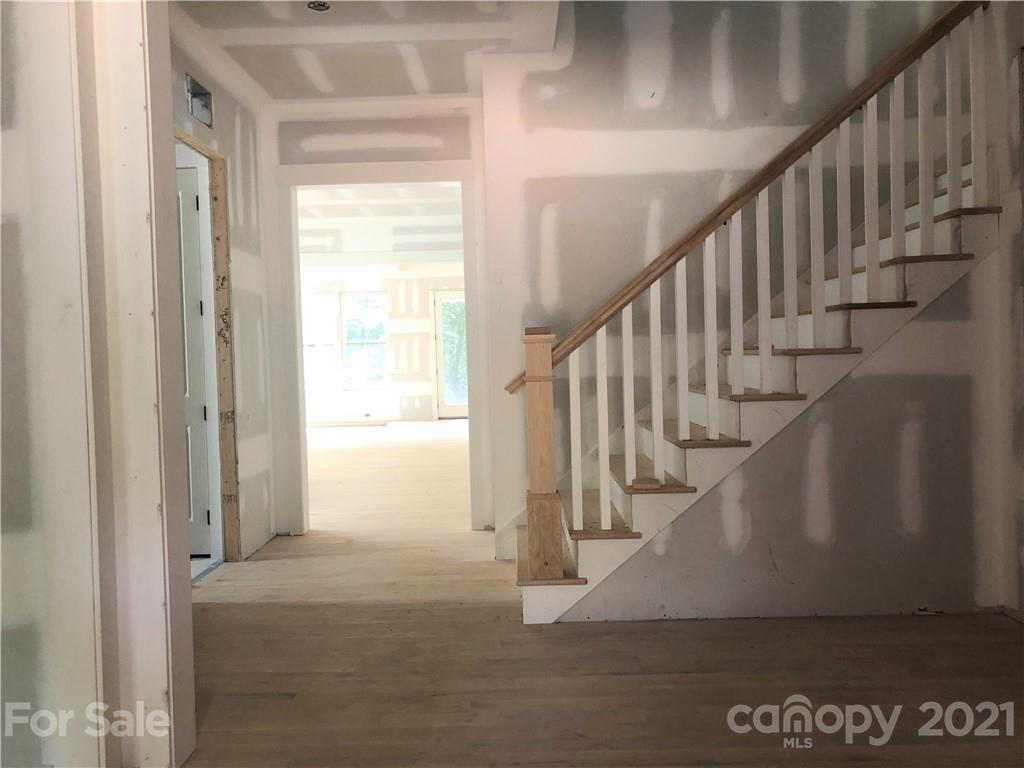 5520 Closeburn Road Charlotte, NC 28210 - Photo 3 of 32 a view of entryway