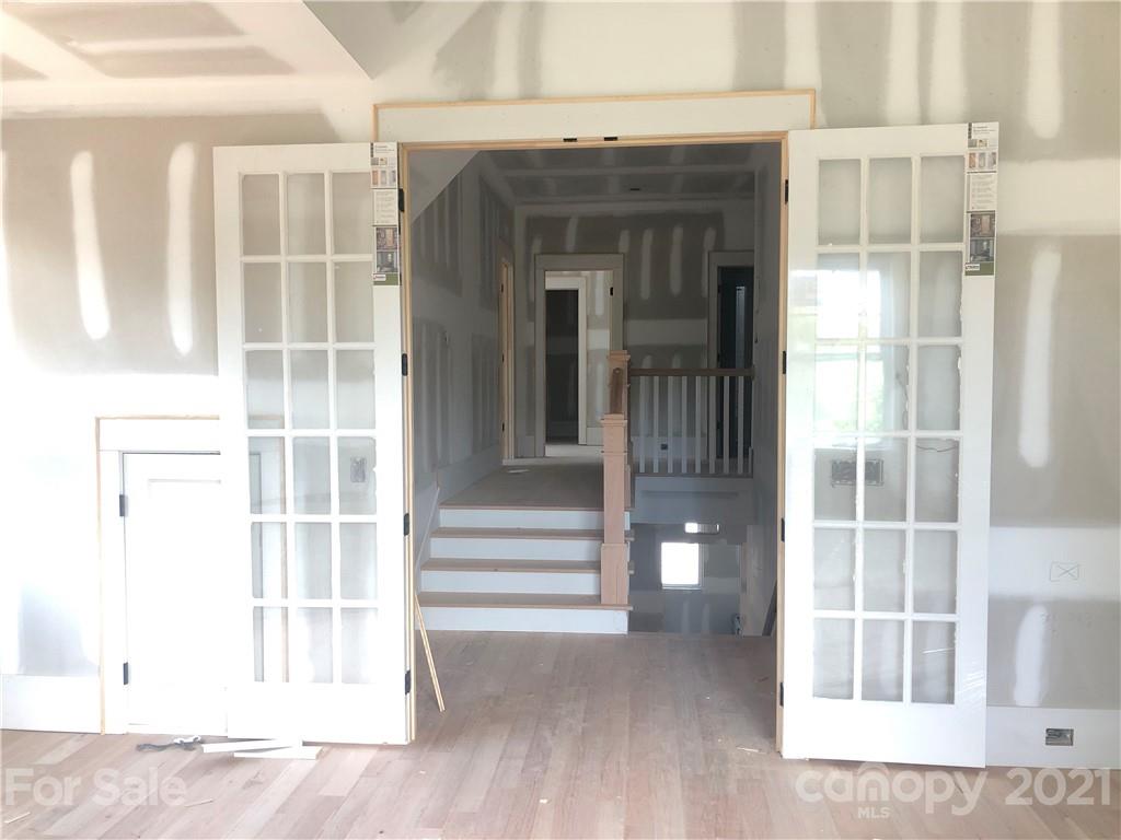 5520 Closeburn Road Charlotte, NC 28210 - Photo 21 of 32 a view of a entryway of the house