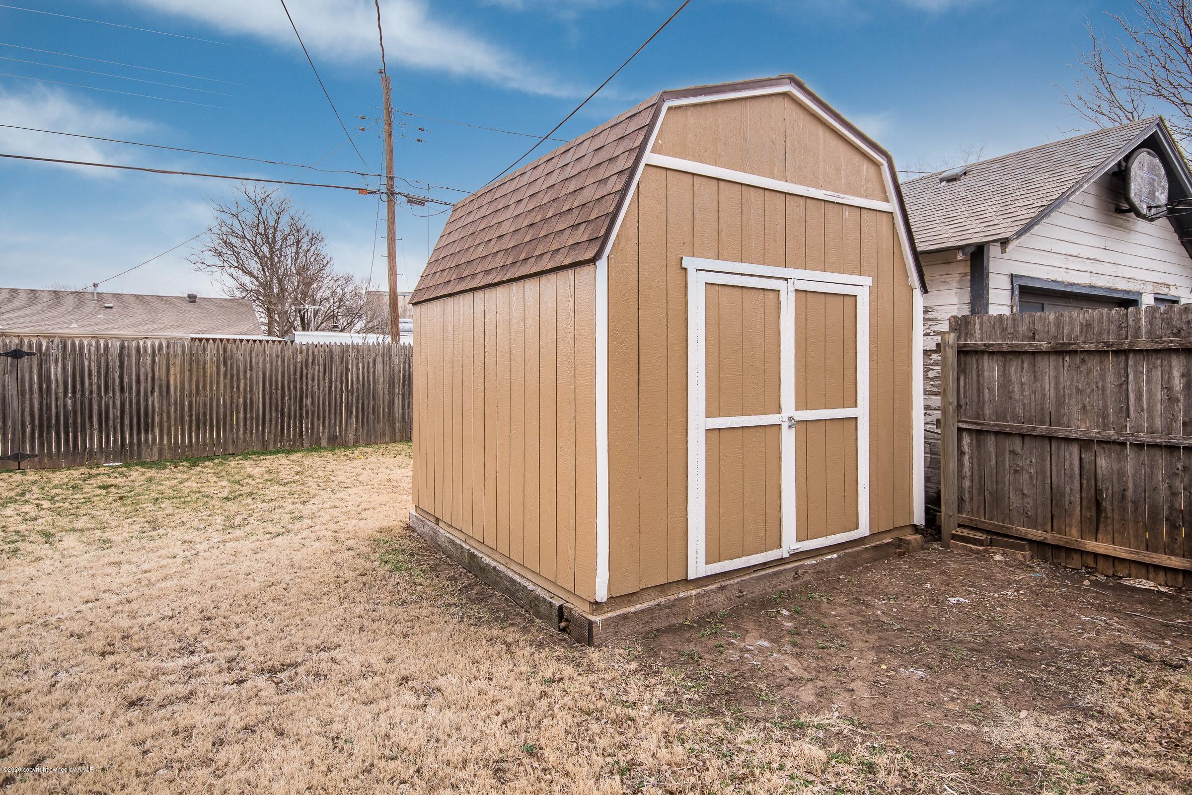 4301 South Jackson Street Amarillo, TX 79110 - Photo 17 of 18 a view of back yard
