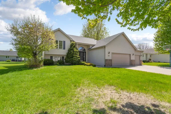 $364,000 | 1255 Cottage Lane Southeast, Owatonna, MN 55060