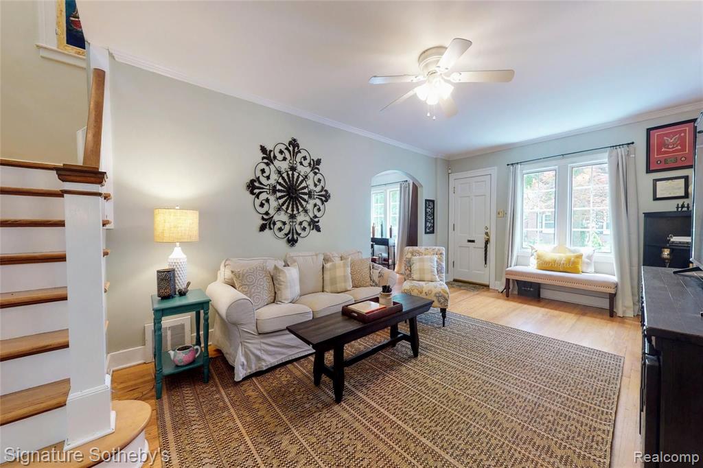 90 Mapleton Road Grosse Pointe Farms, MI 48236 - Photo 13 of 43