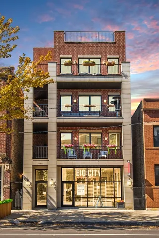 $839,800 | 3708 North Southport Avenue, Unit 3, Chicago, IL 60613