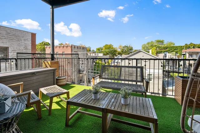 $839,800 | 3708 North Southport Avenue, Unit 3, Chicago, IL 60613