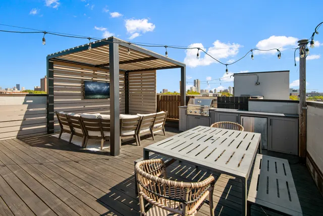 $839,800 | 3708 North Southport Avenue, Unit 3, Chicago, IL 60613