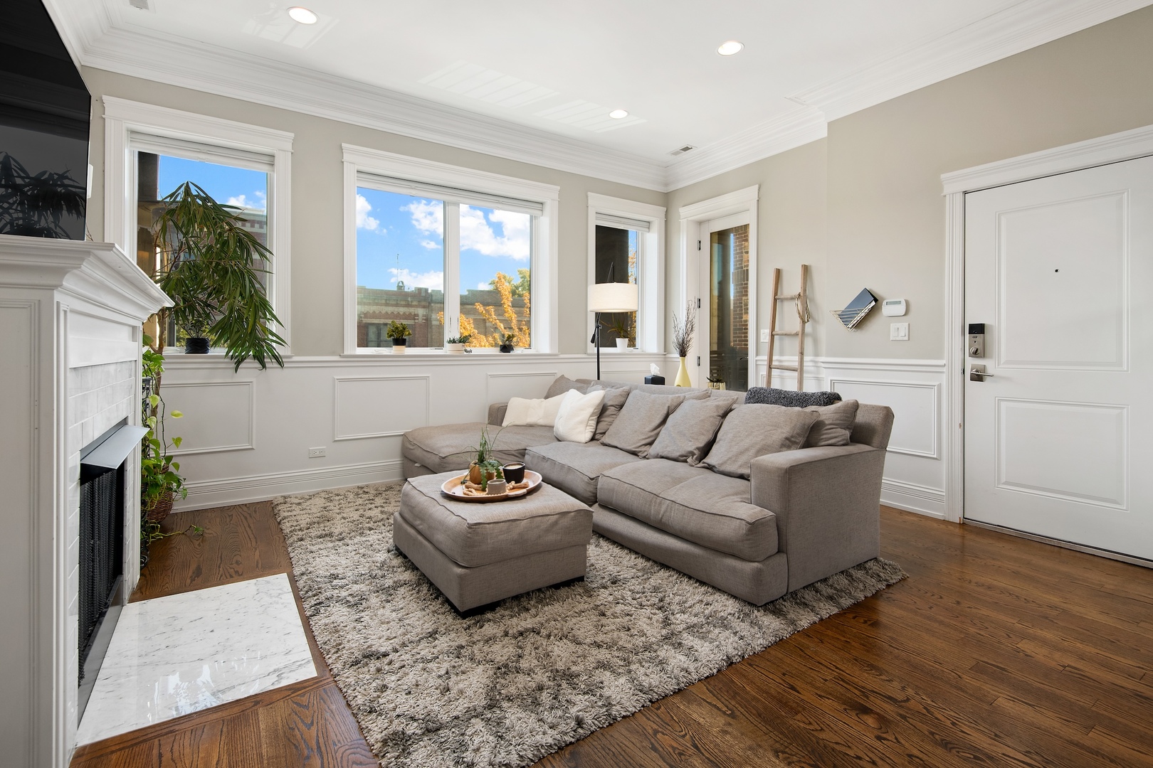 3708 North Southport Avenue, Unit 3 Chicago, IL 60613 - Photo 2 of 21