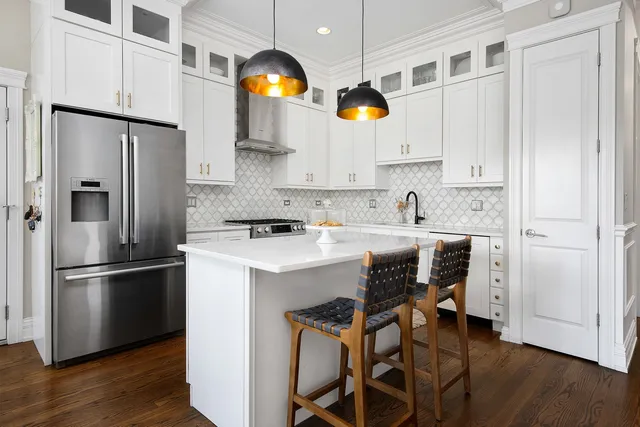 $839,800 | 3708 North Southport Avenue, Unit 3, Chicago, IL 60613