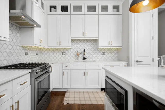 $839,800 | 3708 North Southport Avenue, Unit 3, Chicago, IL 60613