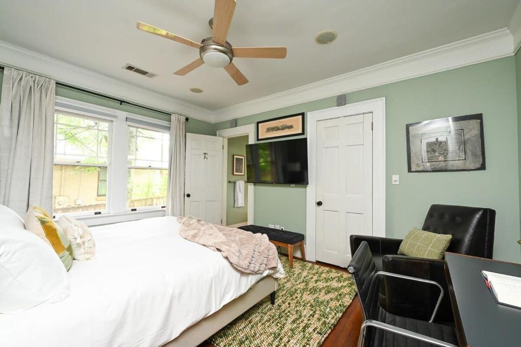 2076 Ridgedale Road Northeast Atlanta, GA 30317 - Photo 18 of 40