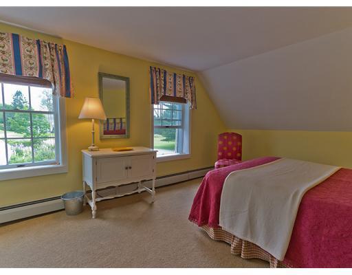 420 North Union Road Union, ME 04862 - Photo 9 of 17 Bedroom. Guest room with two good...