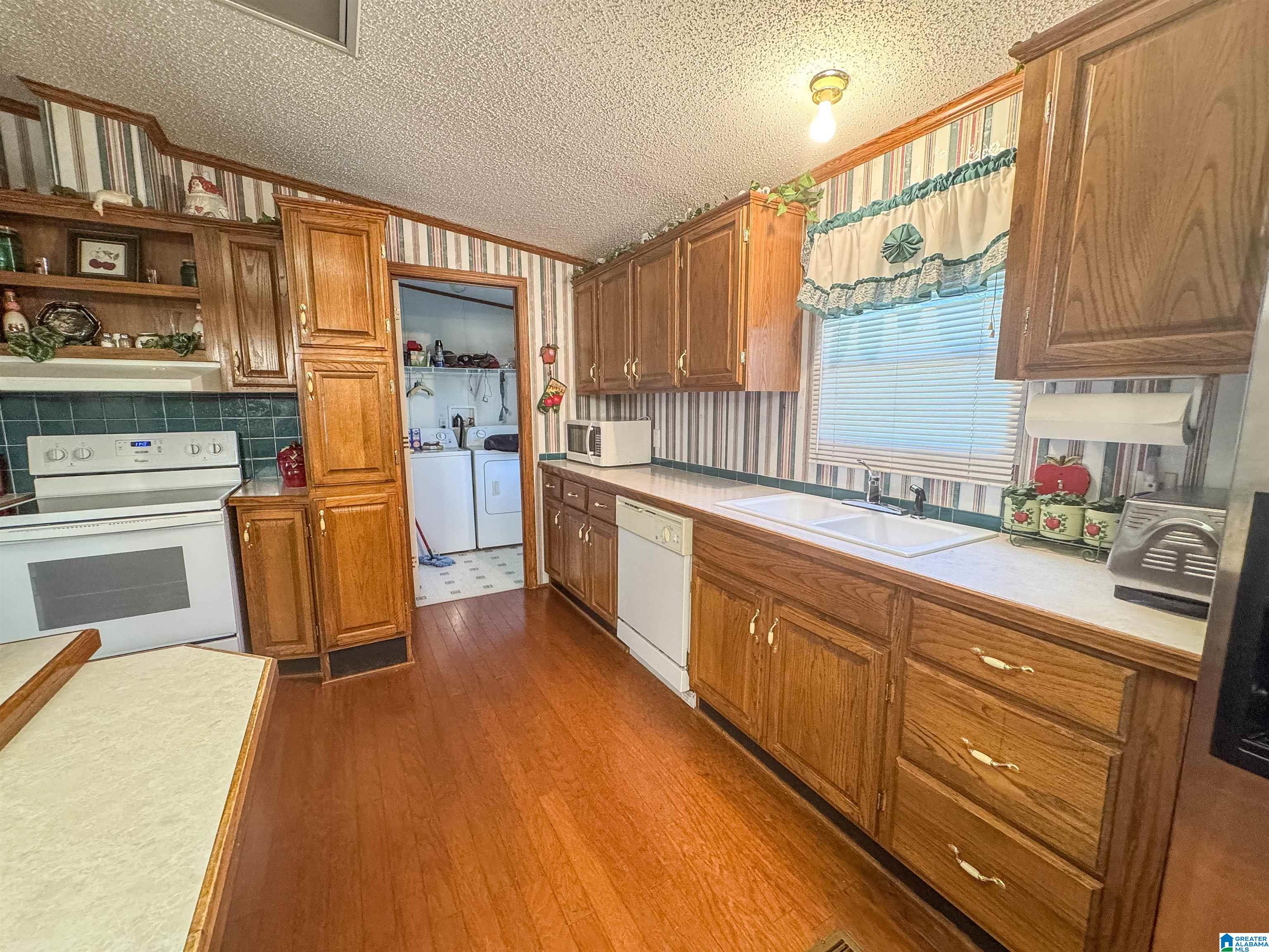 187 Henderson Lake Road Munford, AL 36268 - Photo 13 of 38