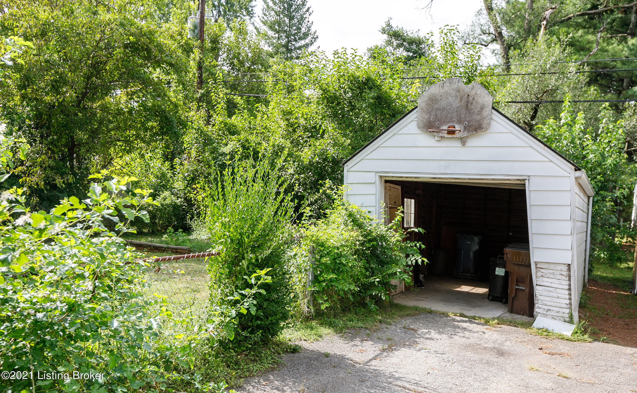 4007 Springhill Road Louisville, KY 40207 - Photo 29 of 30 030