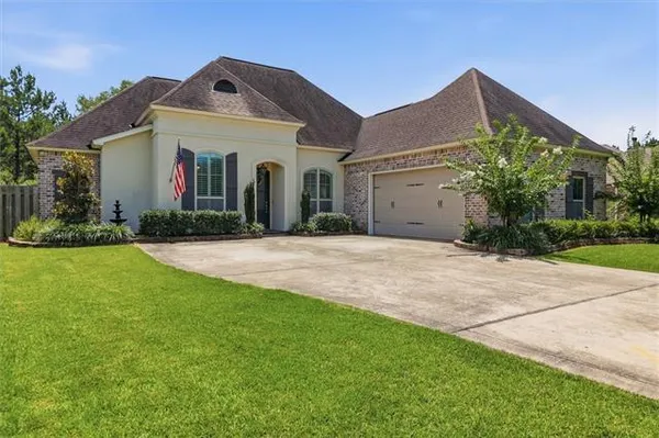 $475,000 | 1013 Cypress Crossing Drive, Madisonville, LA 70447