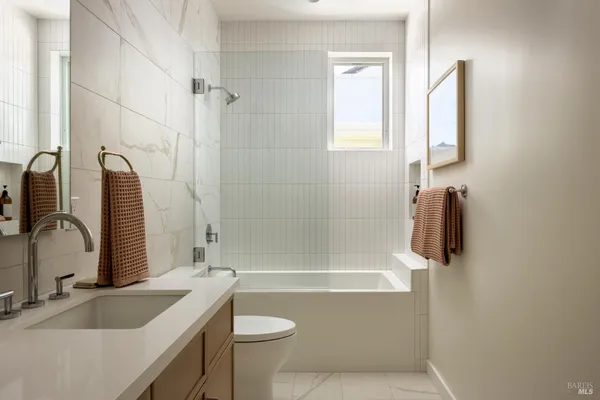 $1,575,000 | 709 C Street, Unit 2, San Rafael, CA 94901