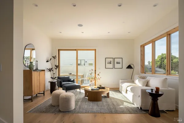 $1,575,000 | 709 C Street, Unit 2, San Rafael, CA 94901