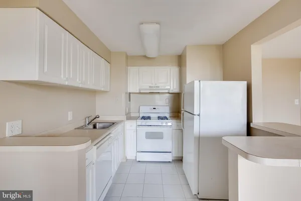 $1,700 | 8 South Van Dorn Street, Unit 303, Alexandria, VA 22304