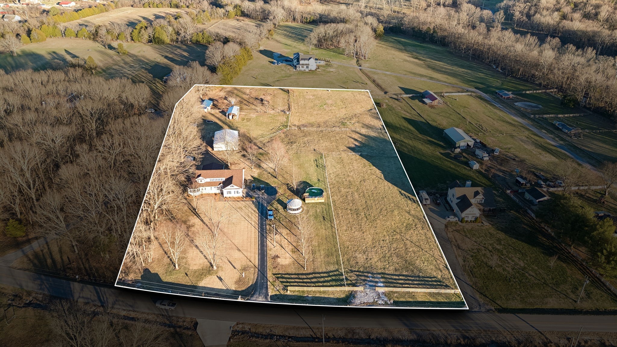 5205 Southeast Tater Peeler Road Lebanon, TN 37090 - Photo 2 of 28