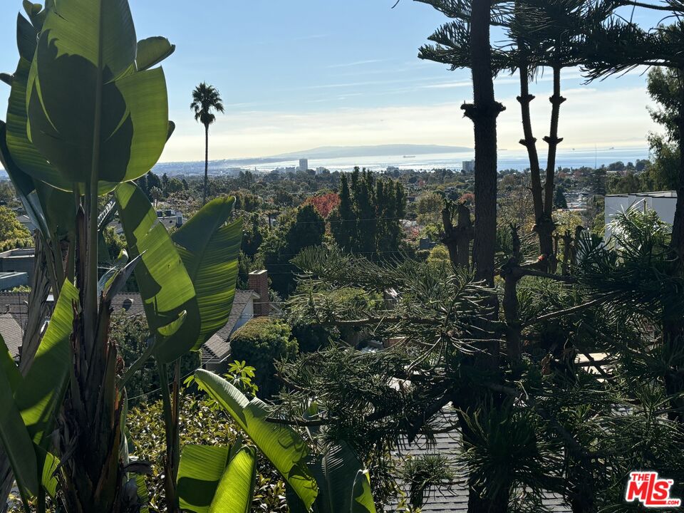 1271 Monument Street Pacific Palisades, CA 90272 - Photo 2 of 7 a view of a garden
