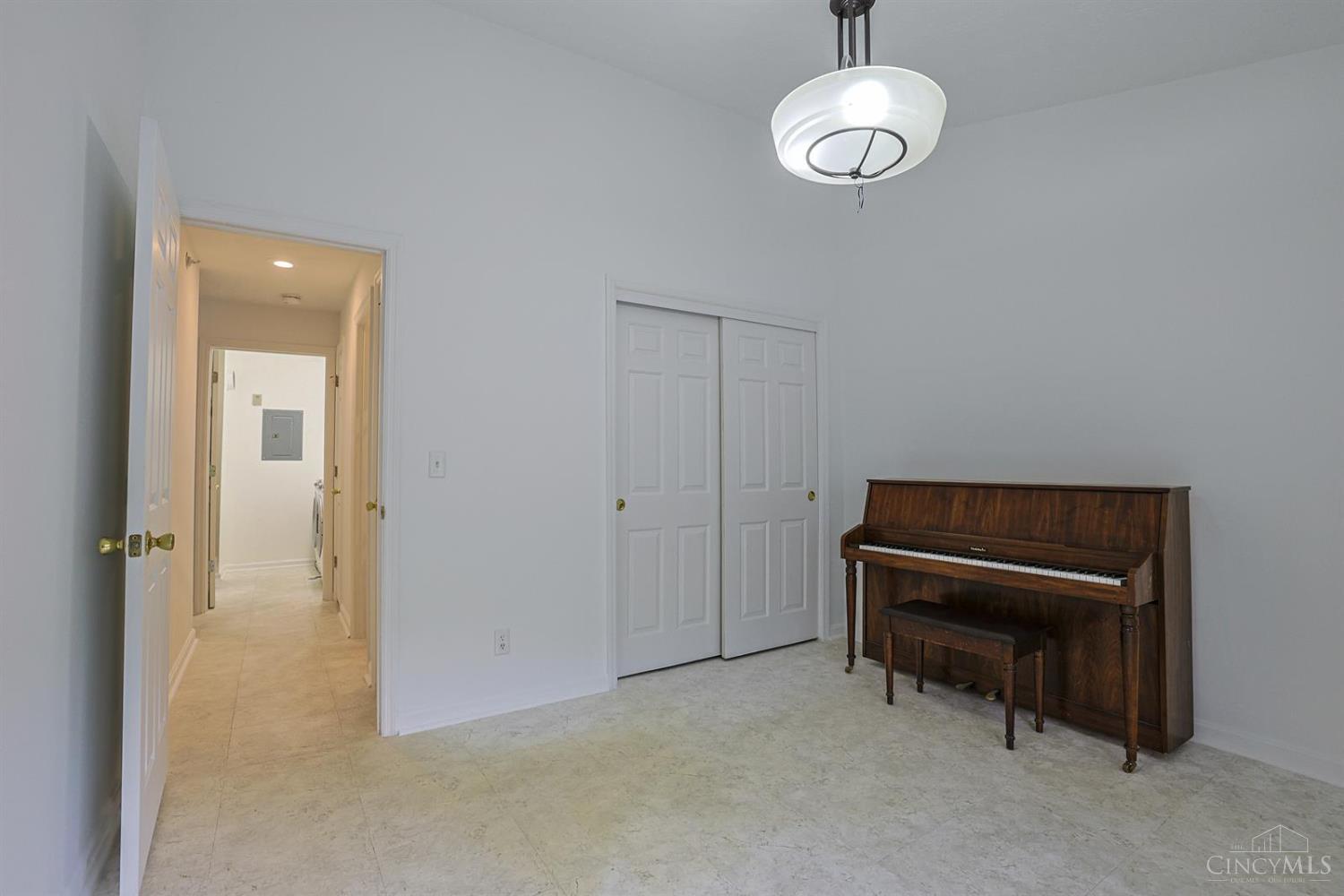 4341 Regency Ridge Court, Unit 303 Cincinnati, OH 45248 - Photo 20 of 25