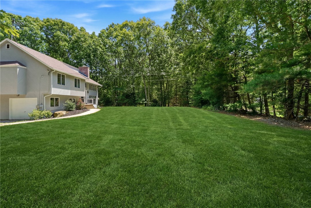 768 Weaver Hill Road Coventry, RI 02816 - Photo 4 of 37