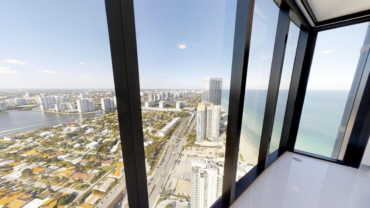 18555 Collins Avenue, Unit 4804 Sunny Isles Beach, FL 33160 - Photo 22 of 51