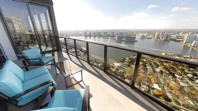 $6,700,000 | 18555 Collins Avenue, Unit 4804, Sunny Isles Beach, FL 33160