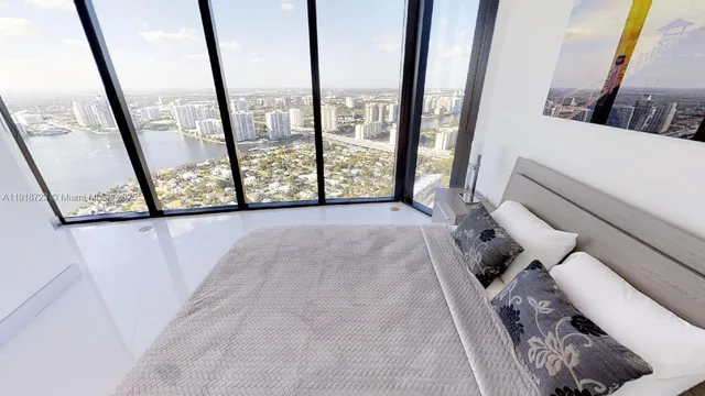 $6,700,000 | 18555 Collins Avenue, Unit 4804, Sunny Isles Beach, FL 33160