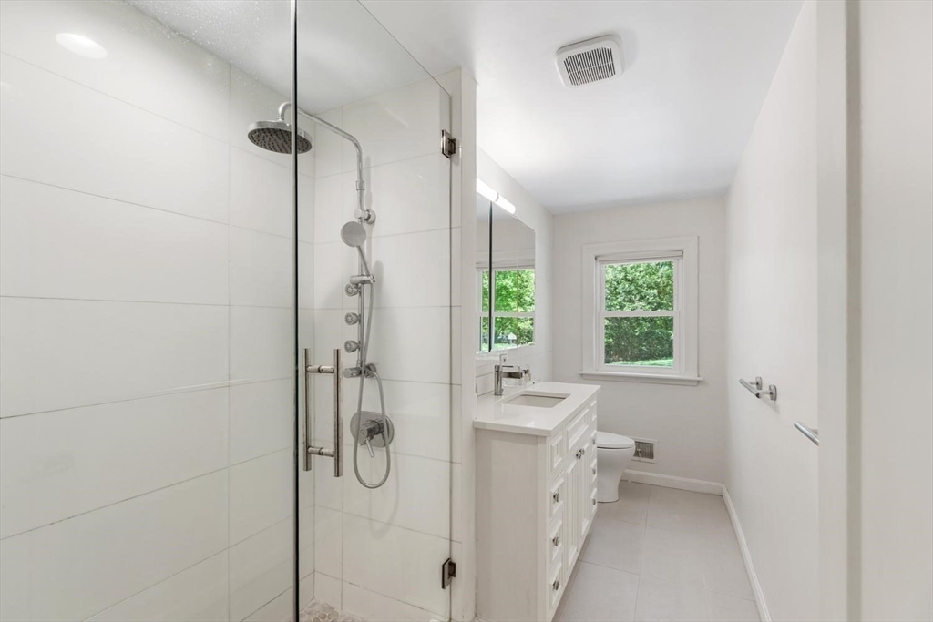 44 Windemere Road Wellesley, MA 02481 - Photo 18 of 27