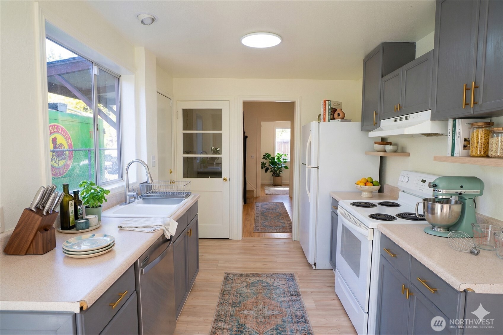 1707 22nd Avenue South Seattle, WA 98144 - Photo 9 of 25
