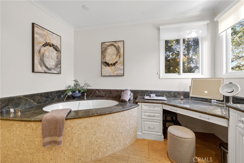 25527 Hamilton Court Calabasas, CA 91302 - Photo 23 of 56