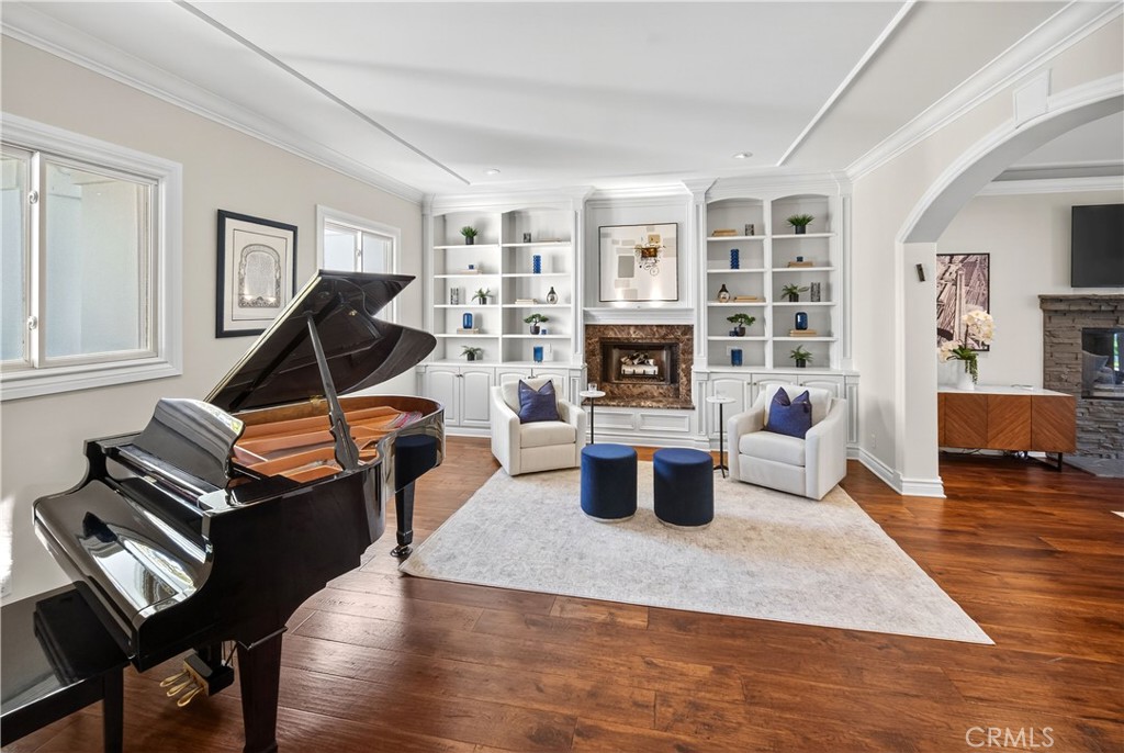 25527 Hamilton Court Calabasas, CA 91302 - Photo 6 of 56