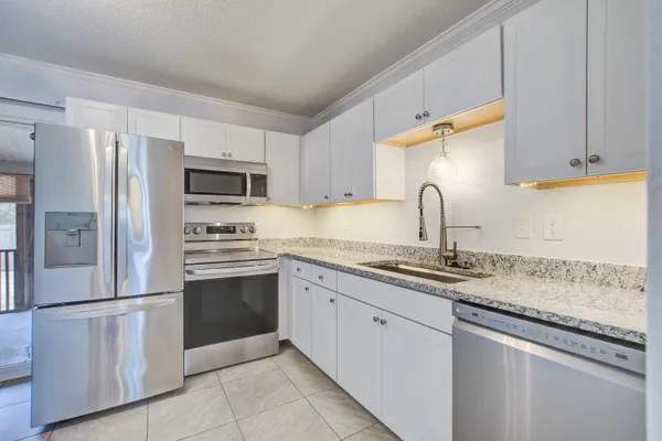 $1,645 | 1836 Mepkin Road, Unit D9, Charleston, SC 29407