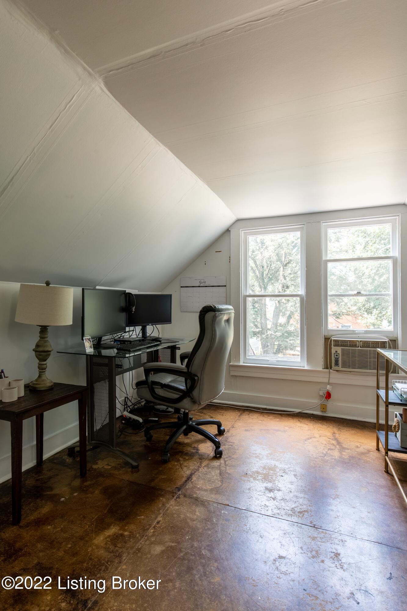 216 Fairlawn Road Louisville, KY 40207 - Photo 26 of 26 216-Fairlawn-Rd-Interiors-17