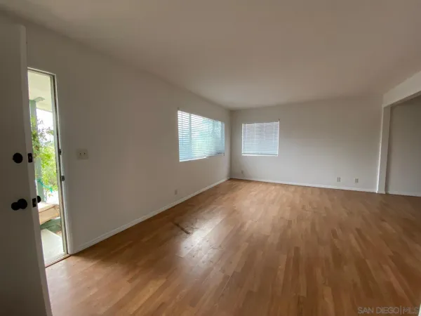 $2,900 | 939 East 7th Avenue, Escondido, CA 92025