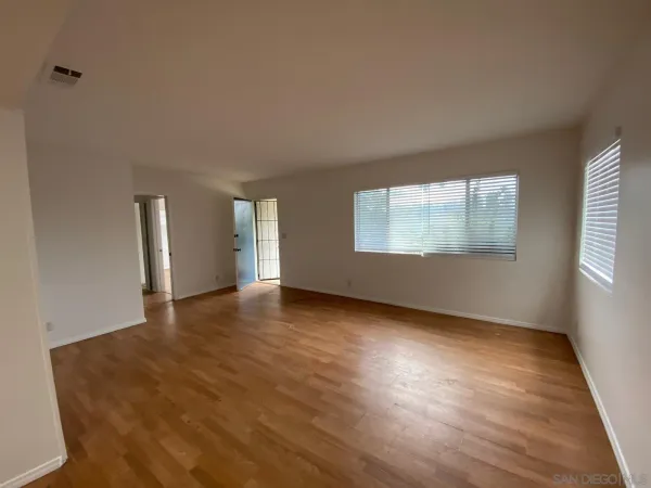 $2,900 | 939 East 7th Avenue, Escondido, CA 92025