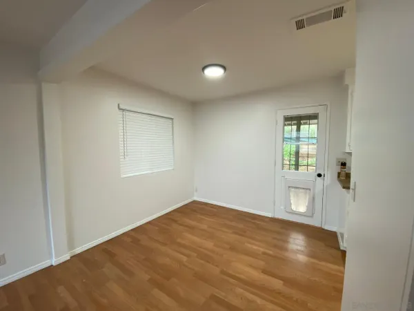 $2,900 | 939 East 7th Avenue, Escondido, CA 92025