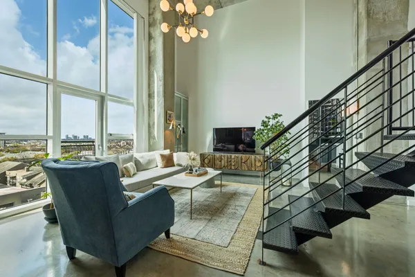 $324,900 | 2000 Bagby Street, Unit 11415, Houston, TX 77002