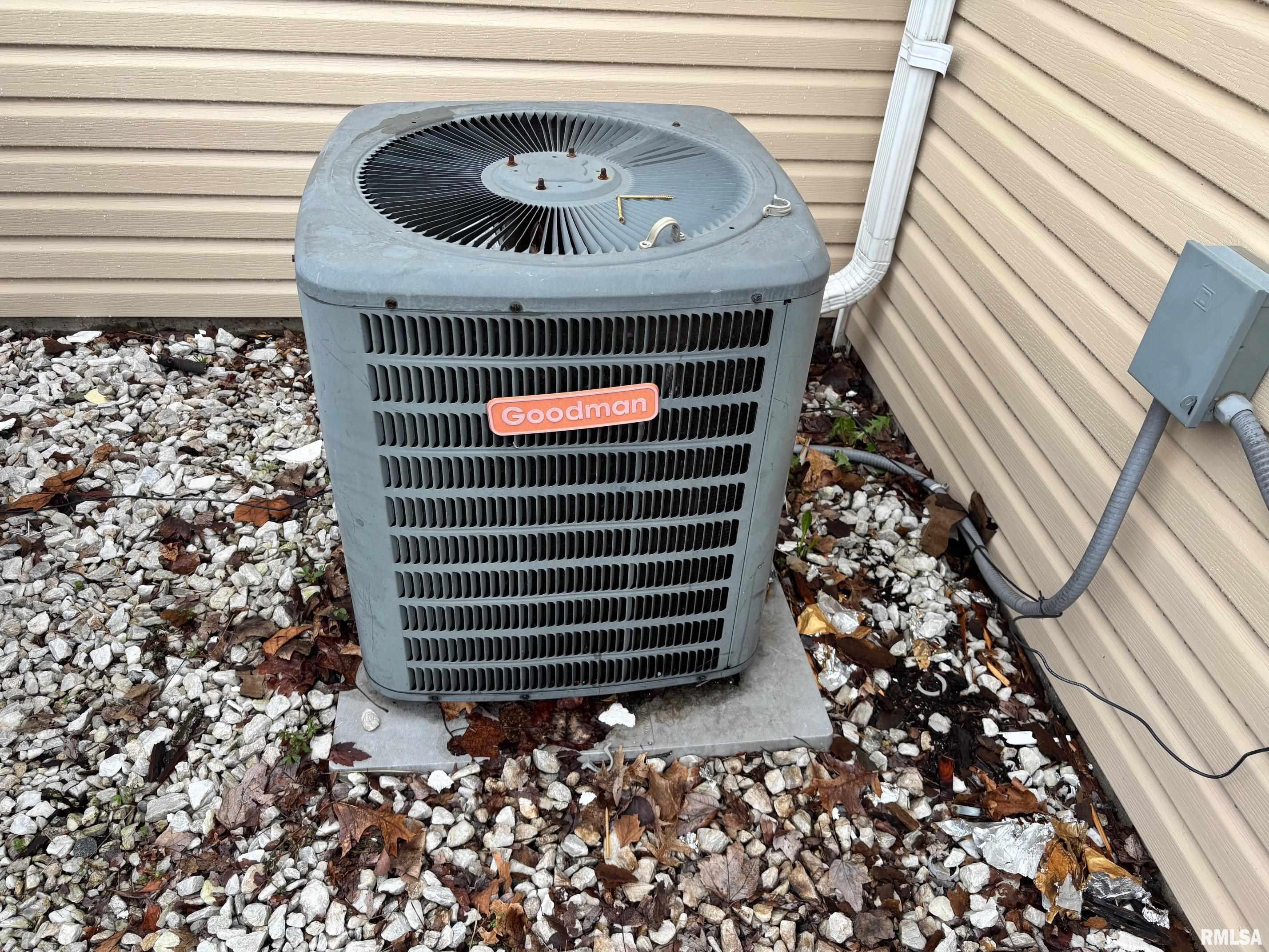 1702 North 20th Street Springfield, IL 62702 - Photo 4 of 21